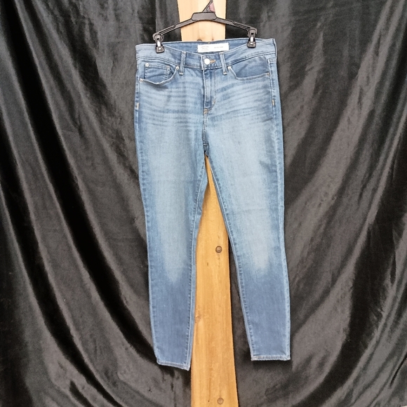 Signature by Levi Strauss Denim - Levi status Denim Blue Jeans  size women's 8